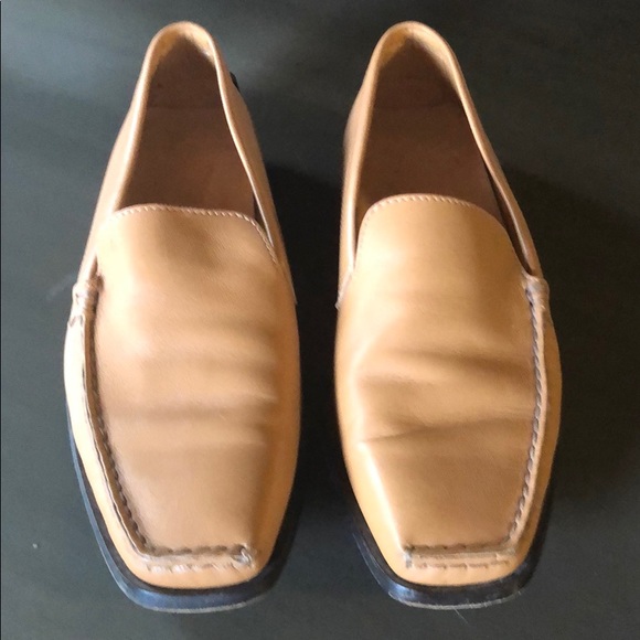 Tod's Shoes - Toda ladies leather loafers size 7.5. Like new.